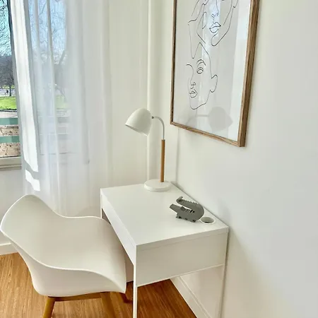 Le Dandy De La Fontaine Climatisation Et Garage Apartman