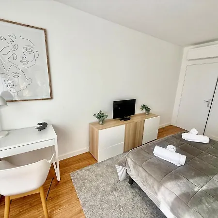 Le Dandy De La Fontaine Climatisation Et Garage Apartman